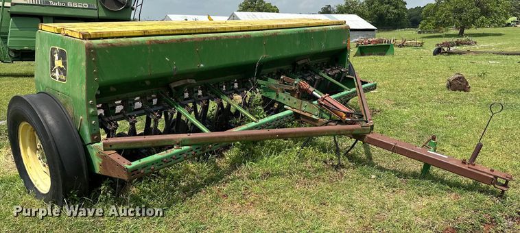 image for item NR9821 John Deere  8300 grain drill
