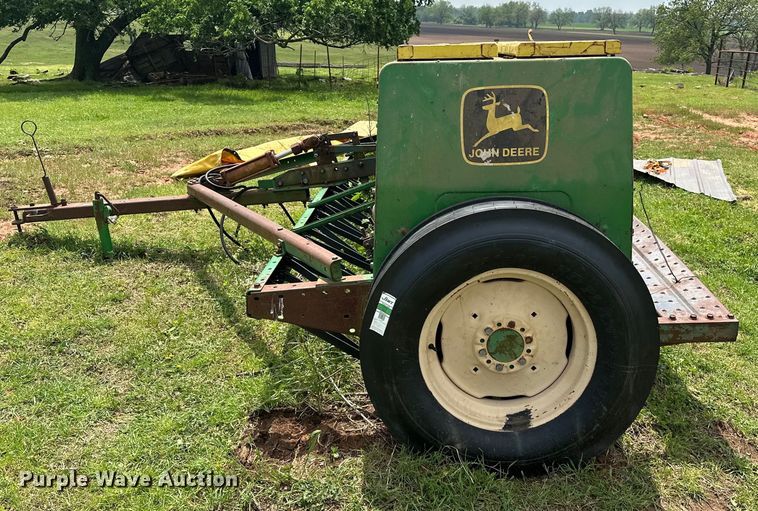 image for item NR9821 John Deere  8300 grain drill