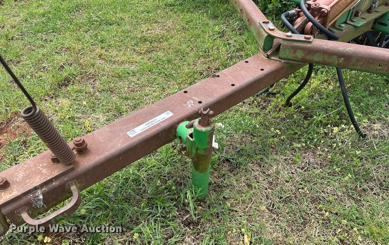 image for item NR9821 John Deere  8300 grain drill