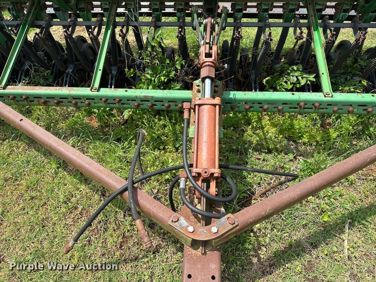 image for item NR9821 John Deere  8300 grain drill