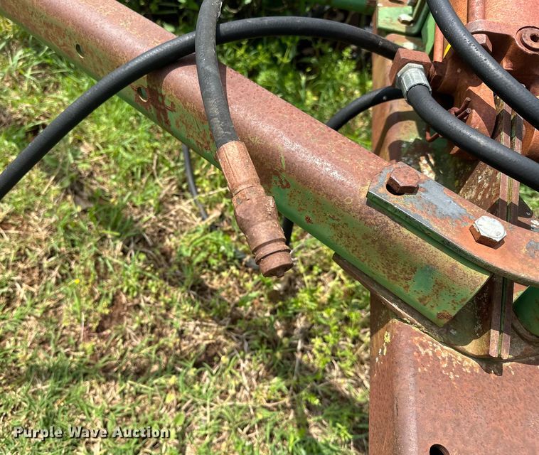 image for item NR9821 John Deere  8300 grain drill