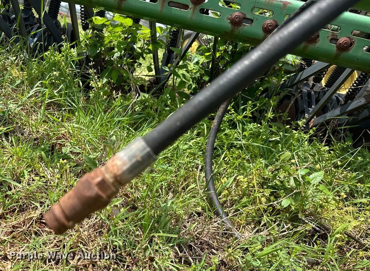 image for item NR9821 John Deere  8300 grain drill