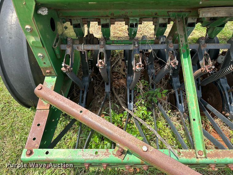 image for item NR9821 John Deere  8300 grain drill