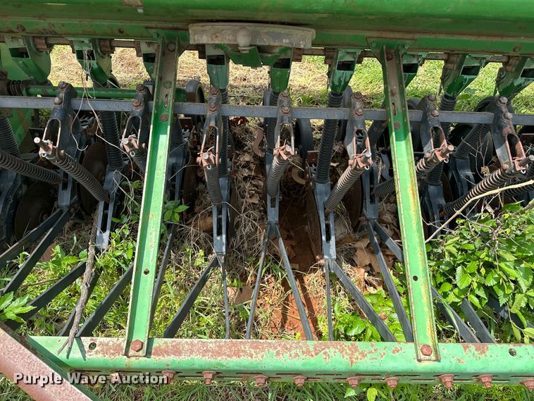 image for item NR9821 John Deere  8300 grain drill