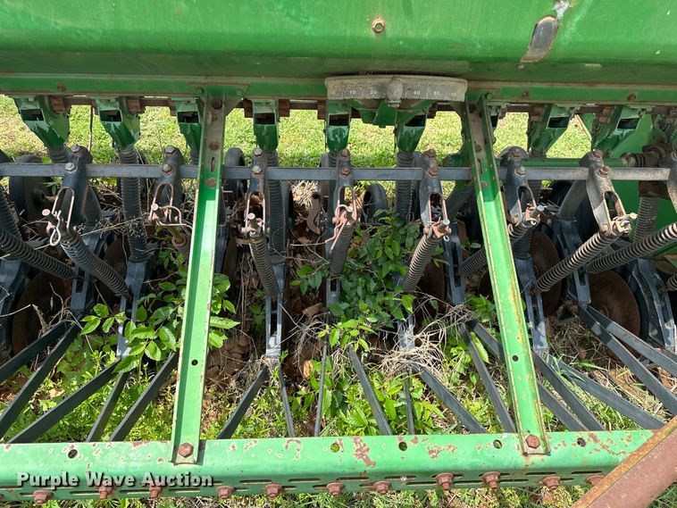 image for item NR9821 John Deere  8300 grain drill