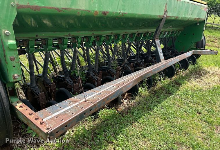 image for item NR9821 John Deere  8300 grain drill