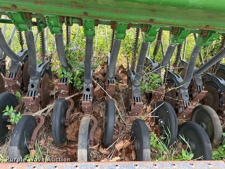 image for item NR9821 John Deere  8300 grain drill