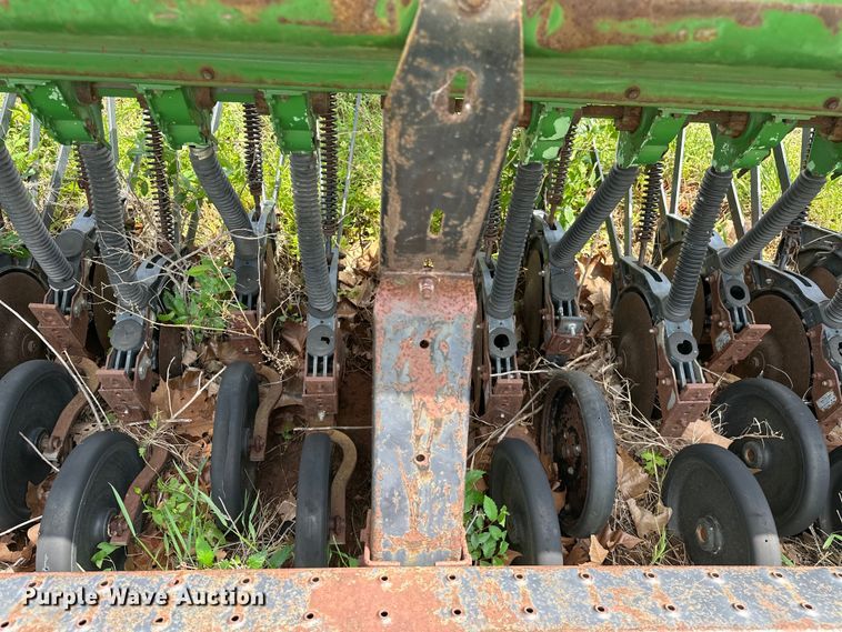 image for item NR9821 John Deere  8300 grain drill