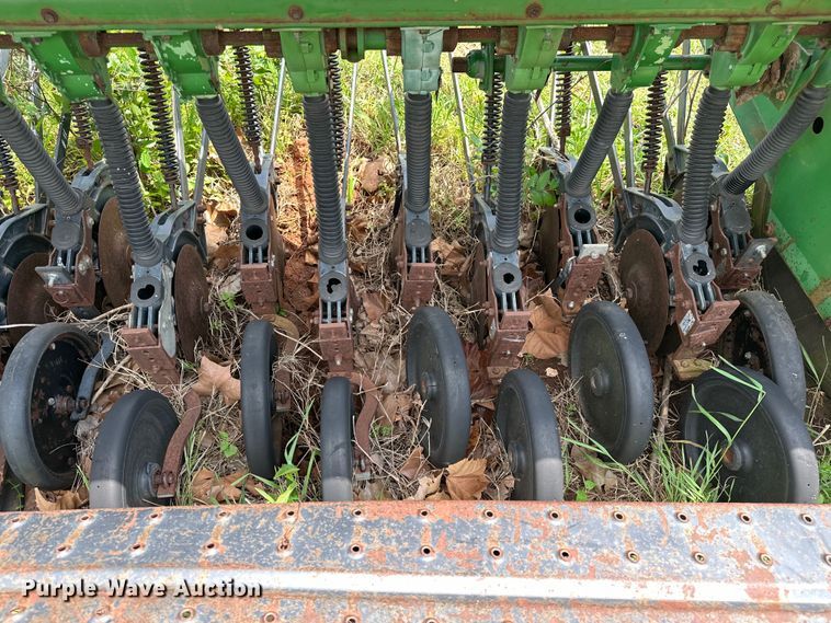 image for item NR9821 John Deere  8300 grain drill