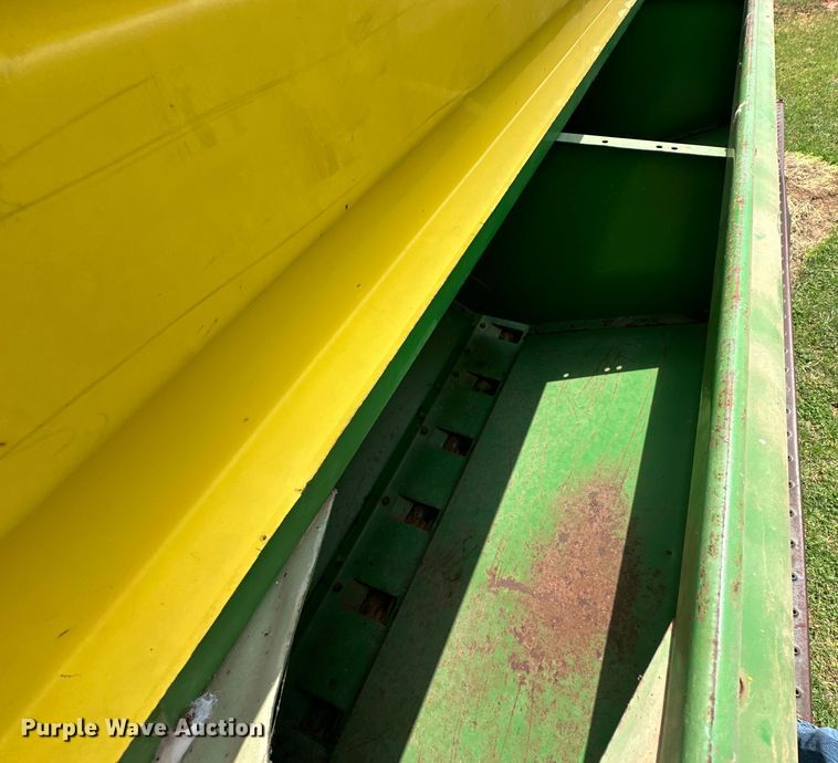 image for item NR9821 John Deere  8300 grain drill