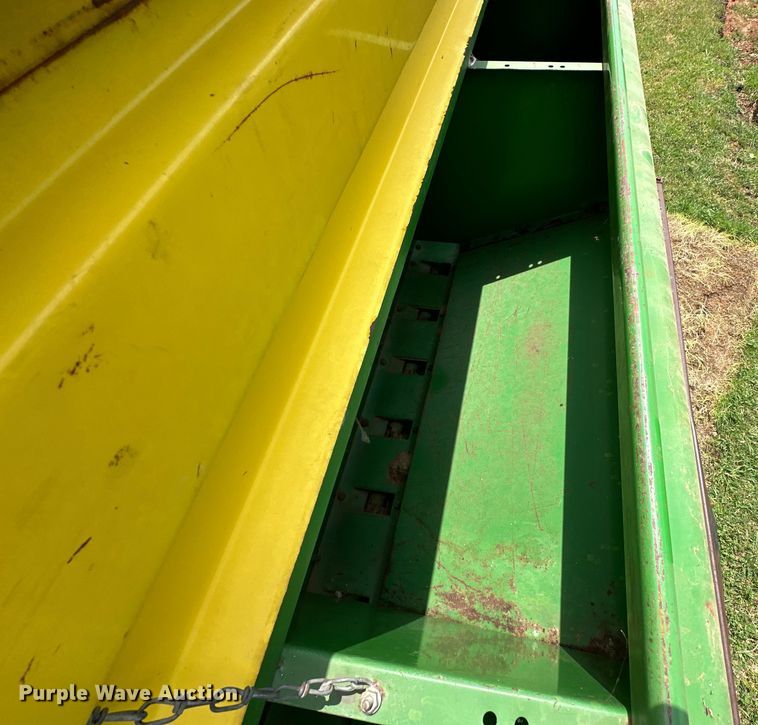 image for item NR9821 John Deere  8300 grain drill