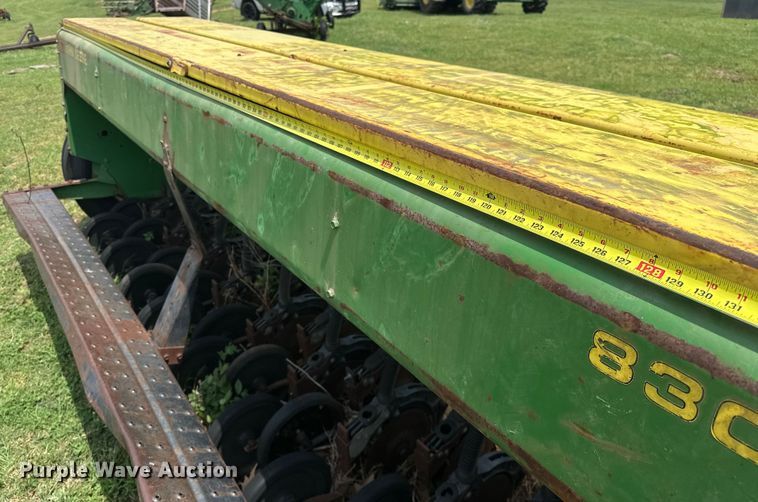 image for item NR9821 John Deere  8300 grain drill