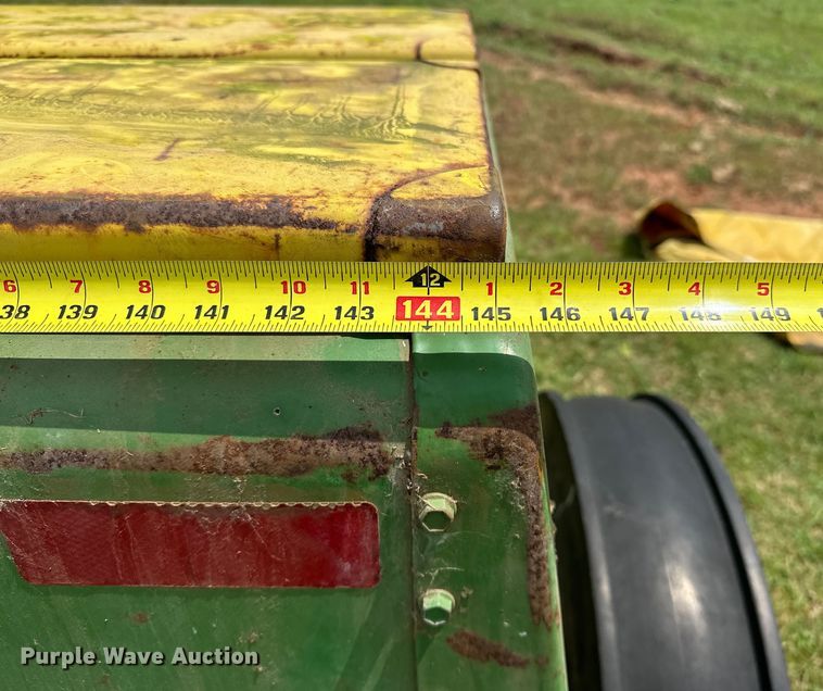 image for item NR9821 John Deere  8300 grain drill