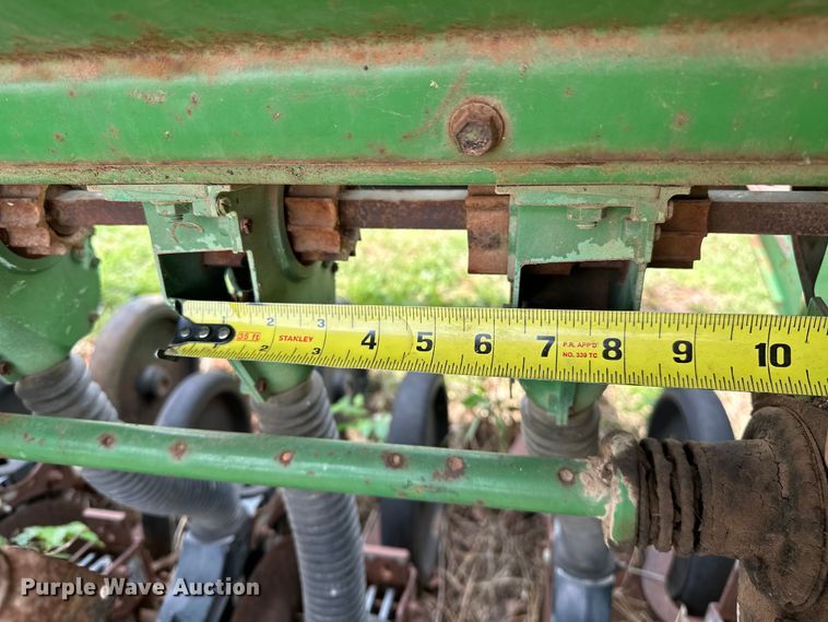image for item NR9821 John Deere  8300 grain drill