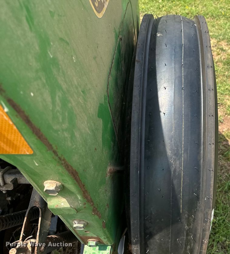 image for item NR9821 John Deere  8300 grain drill