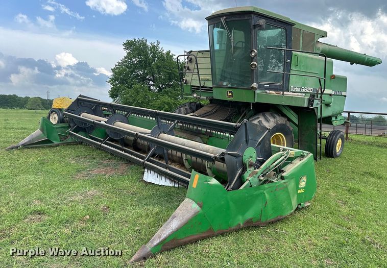 image for item NR9822 1980 John Deere  6620 Turbo combine