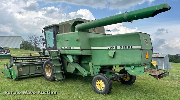 image for item NR9822 1980 John Deere  6620 Turbo combine