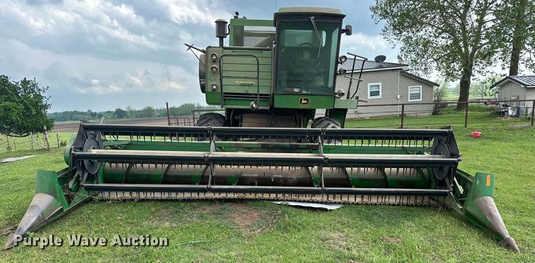 image for item NR9822 1980 John Deere  6620 Turbo combine