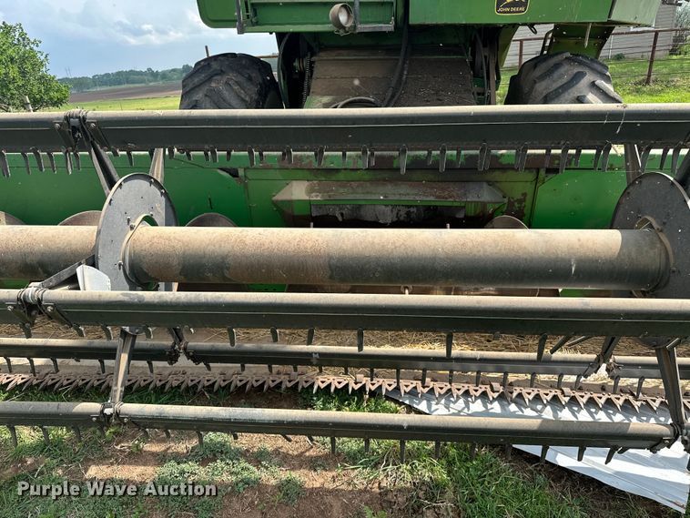 image for item NR9822 1980 John Deere  6620 Turbo combine