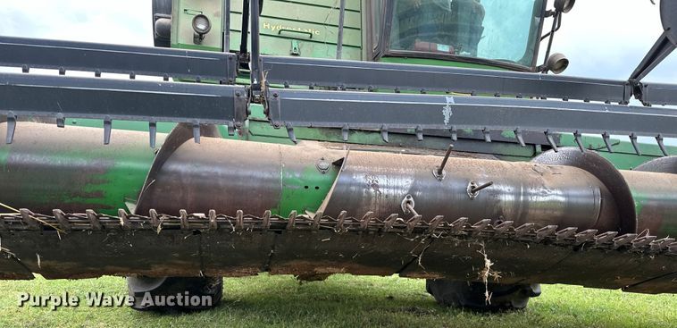 image for item NR9822 1980 John Deere  6620 Turbo combine