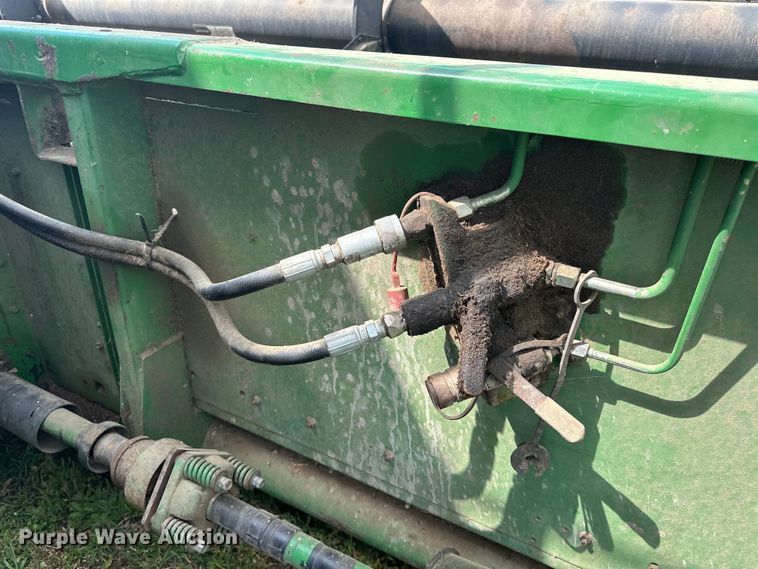 image for item NR9822 1980 John Deere  6620 Turbo combine