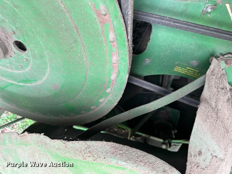 image for item NR9822 1980 John Deere  6620 Turbo combine