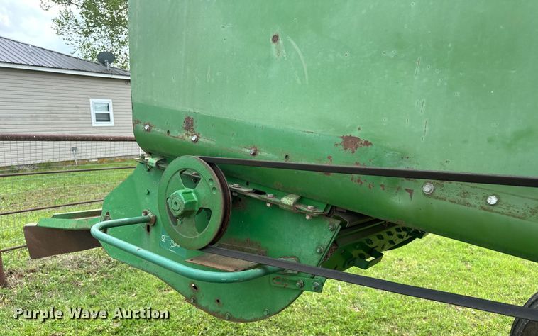 image for item NR9822 1980 John Deere  6620 Turbo combine