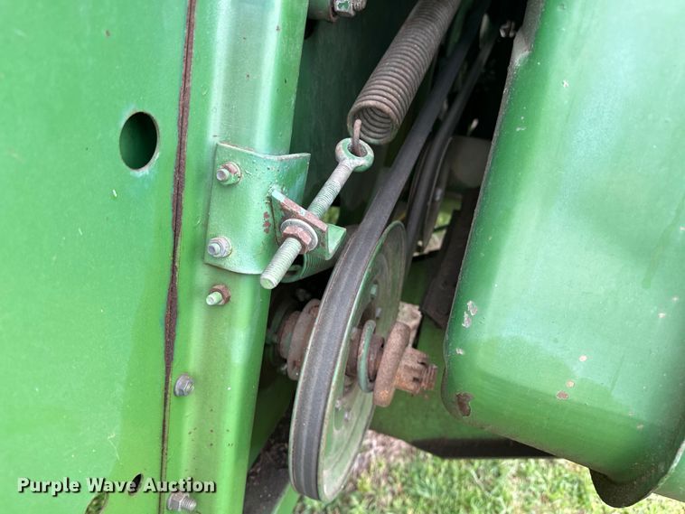 image for item NR9822 1980 John Deere  6620 Turbo combine