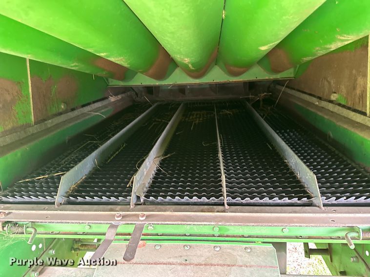 image for item NR9822 1980 John Deere  6620 Turbo combine