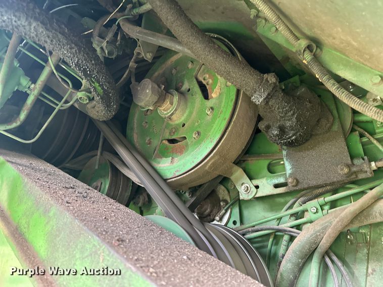 image for item NR9822 1980 John Deere  6620 Turbo combine