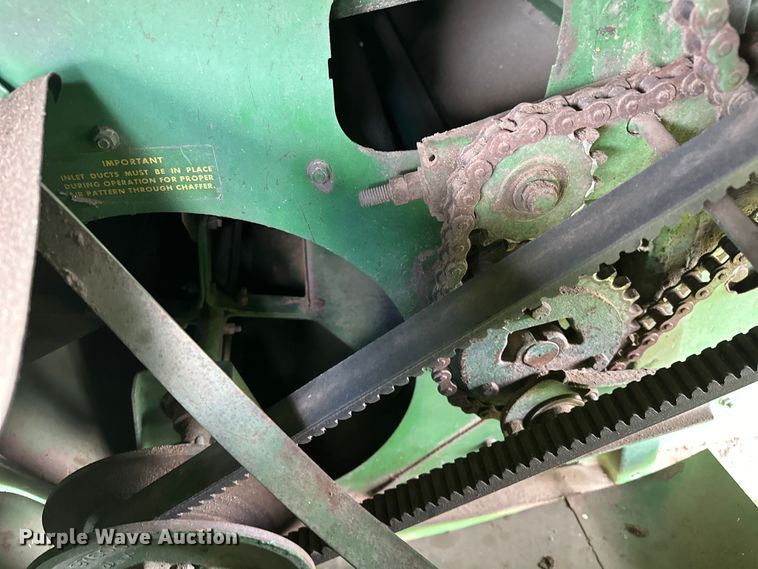 image for item NR9822 1980 John Deere  6620 Turbo combine