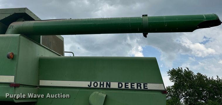 image for item NR9822 1980 John Deere  6620 Turbo combine