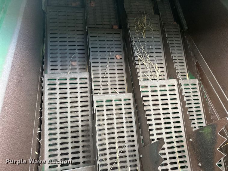 image for item NR9822 1980 John Deere  6620 Turbo combine