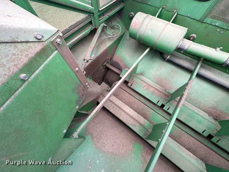 image for item NR9822 1980 John Deere  6620 Turbo combine