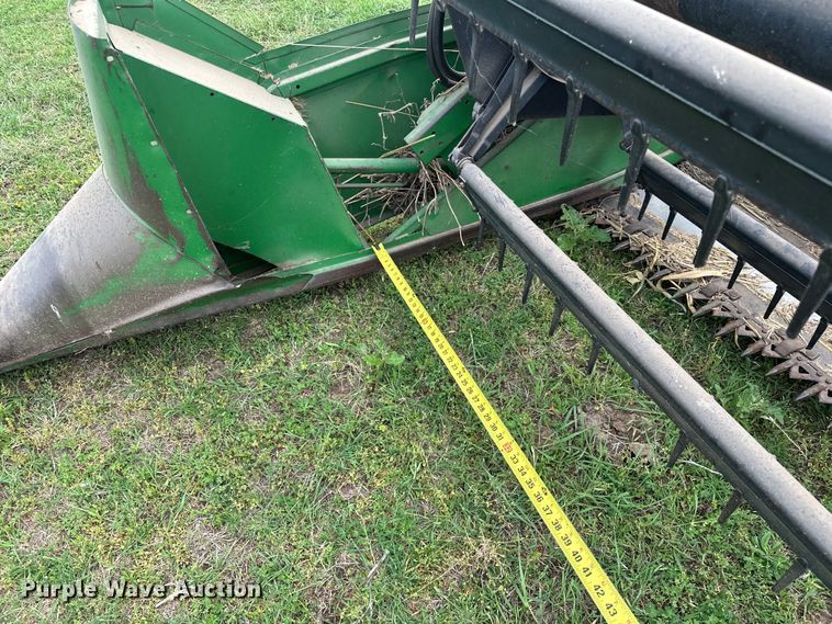 image for item NR9822 1980 John Deere  6620 Turbo combine