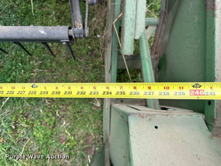 image for item NR9822 1980 John Deere  6620 Turbo combine