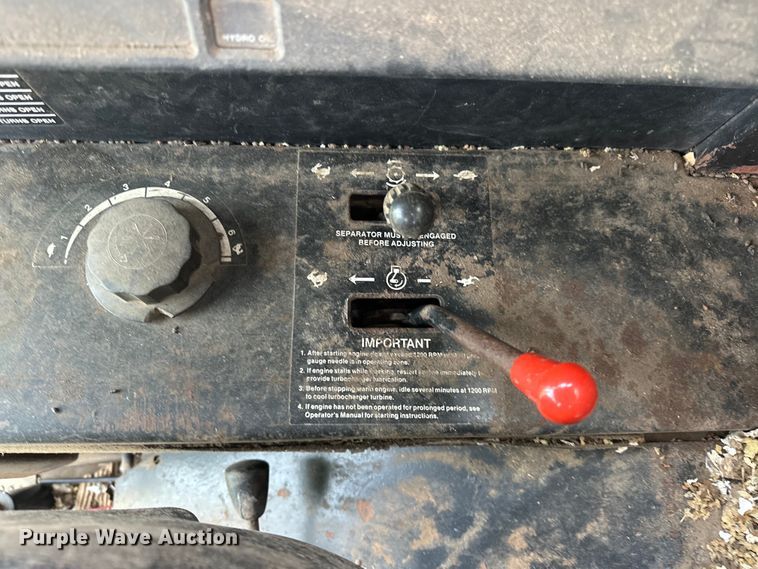 image for item NR9822 1980 John Deere  6620 Turbo combine