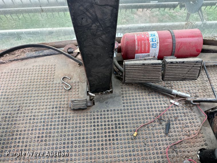 image for item NR9822 1980 John Deere  6620 Turbo combine