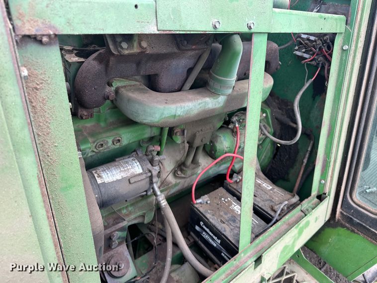 image for item NR9822 1980 John Deere  6620 Turbo combine