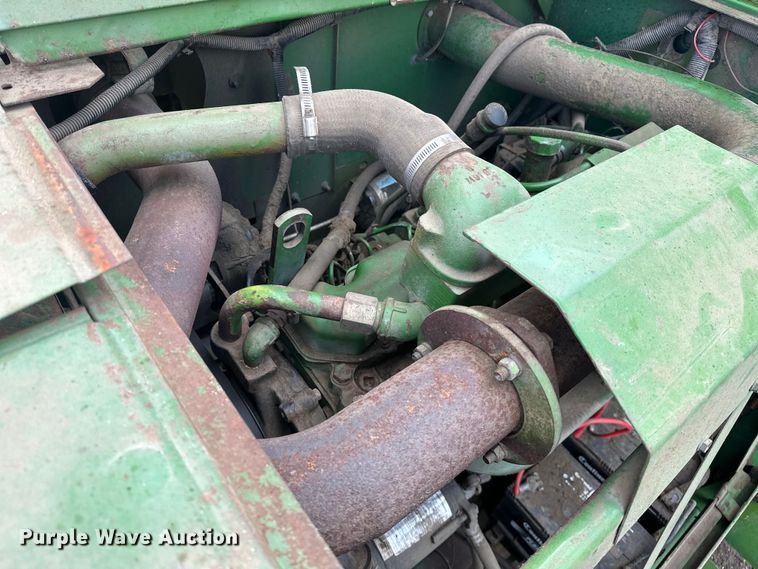 image for item NR9822 1980 John Deere  6620 Turbo combine