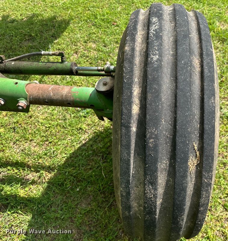 image for item NR9822 1980 John Deere  6620 Turbo combine