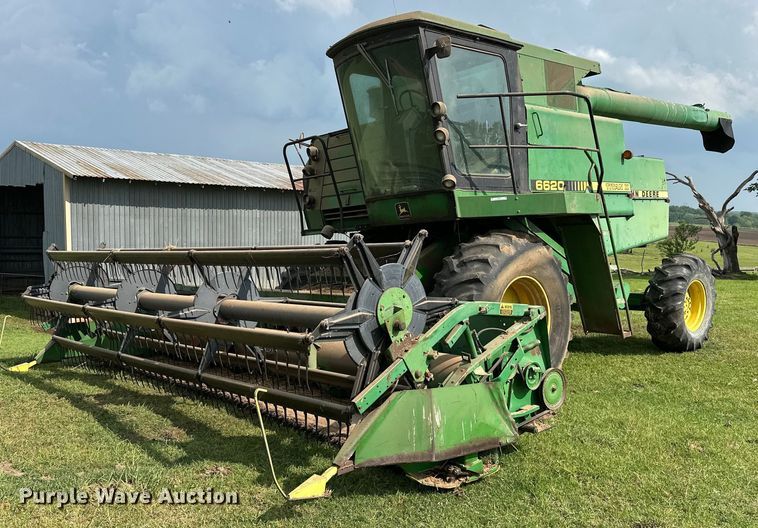 image for item NR9823 1987 John Deere 6620 Titan II RWA combine