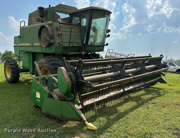 image for item NR9823 1987 John Deere 6620 Titan II RWA combine