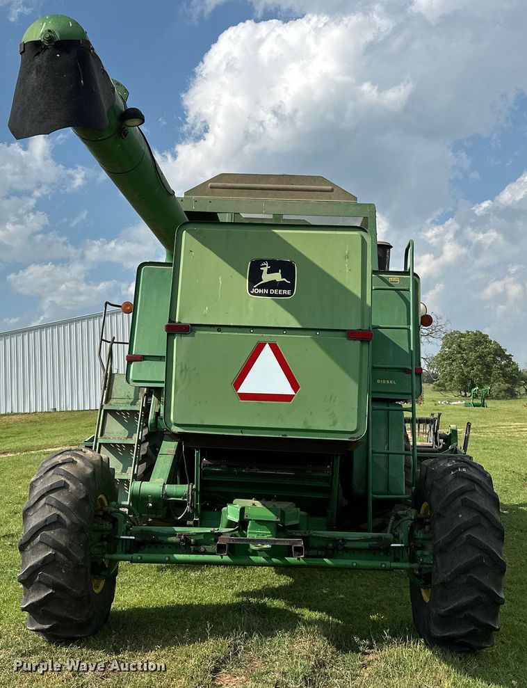 image for item NR9823 1987 John Deere 6620 Titan II RWA combine