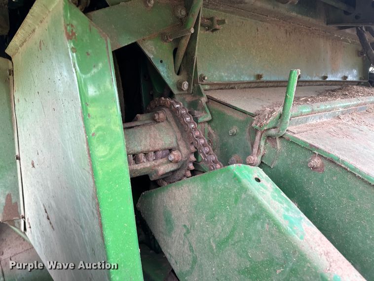 image for item NR9823 1987 John Deere 6620 Titan II RWA combine