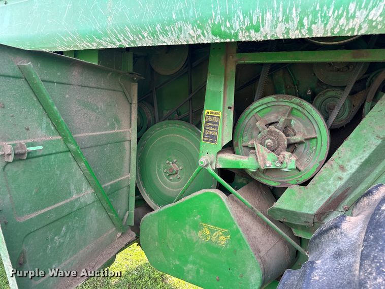 image for item NR9823 1987 John Deere 6620 Titan II RWA combine