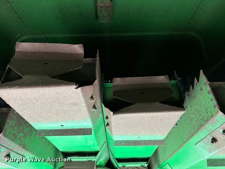 image for item NR9823 1987 John Deere 6620 Titan II RWA combine