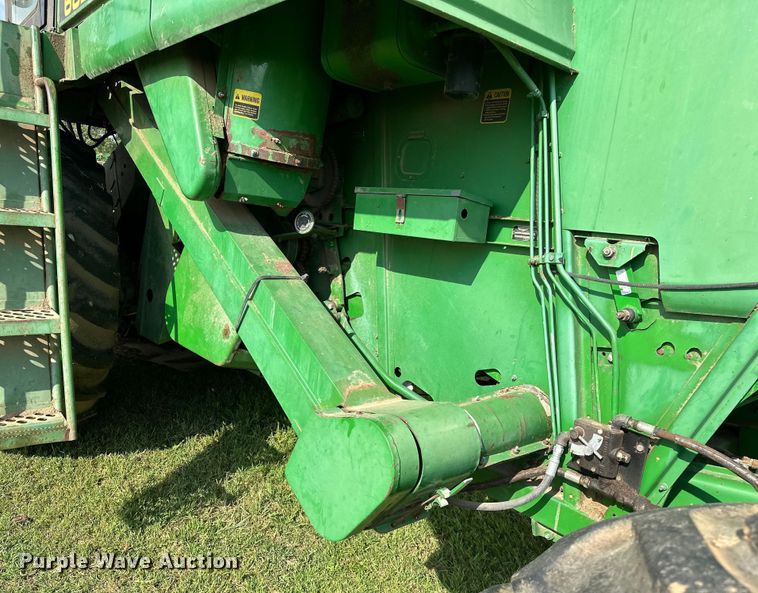 image for item NR9823 1987 John Deere 6620 Titan II RWA combine