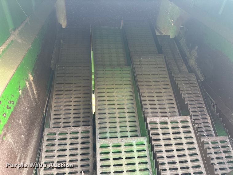 image for item NR9823 1987 John Deere 6620 Titan II RWA combine