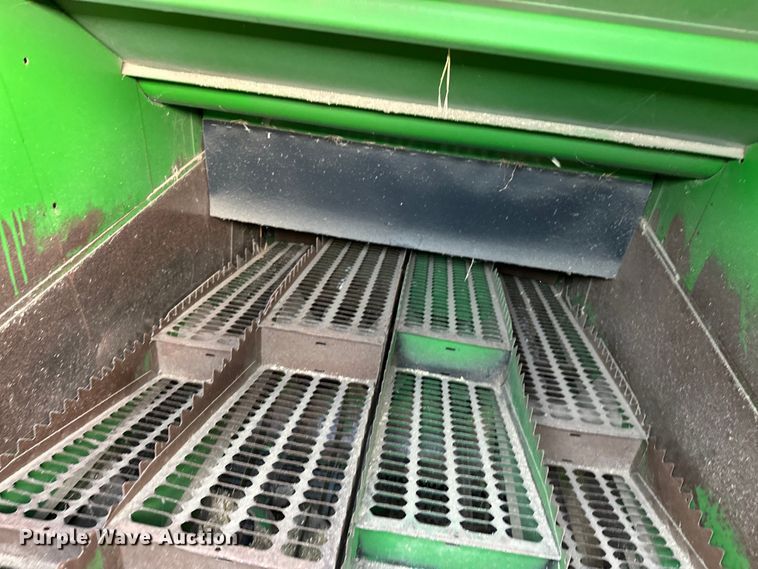 image for item NR9823 1987 John Deere 6620 Titan II RWA combine